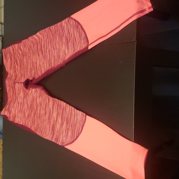 OLD NAVY Yoga Pants - Picture 1 of 8